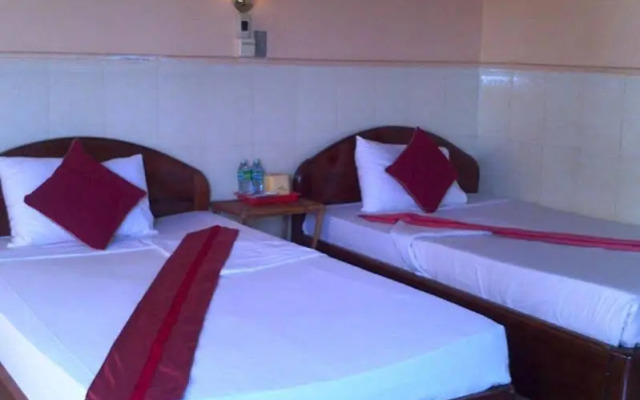 Gold Lion Hotel
