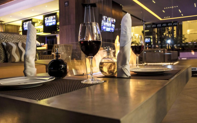 HS HOTSSON Hotel Leon
