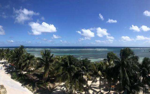 Noah Beach Hotel & Suites