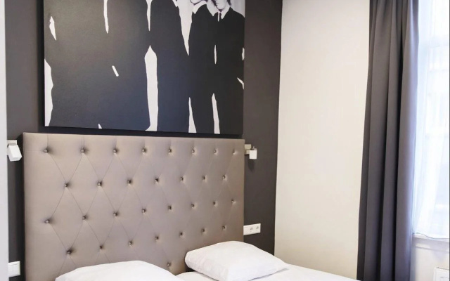Quentin Hotel Golden Bear