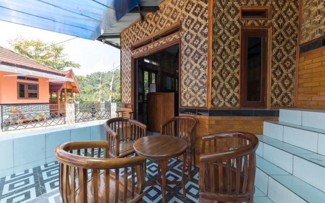 RedDoorz at Villa de ZamZam Ciater(RedDoorz at Villa De ZamZam Ciater)