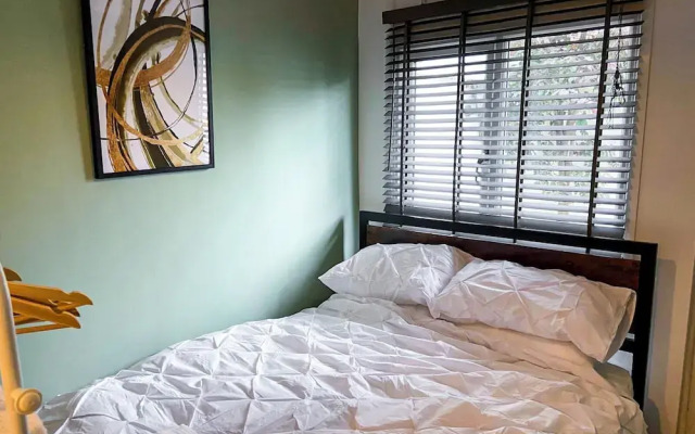 Stylish Home for 6 in Reading