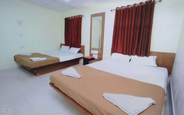 Rajhuns Deluxe Lodging