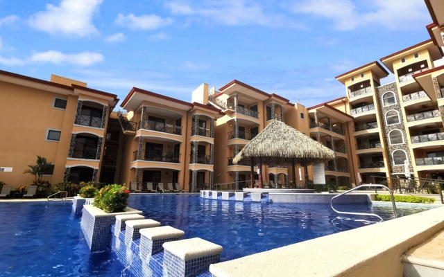 Beachfront Jaco Condos - Fully Equipped - 6 Pax