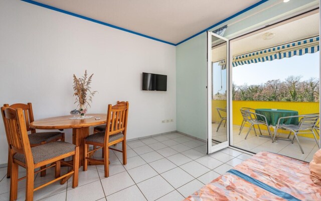 Nice Apartment in Duba With Wifi and 1 Bedrooms