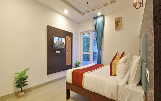 A K G Hotel