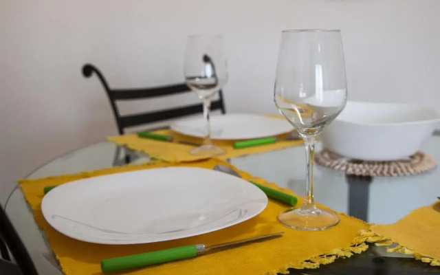 2066-Apt 2 bedrooms on beach, tenis, gym, pool