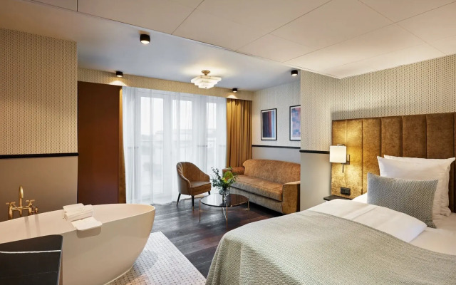 WIDE Hotel