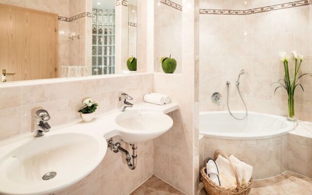 Hotel Tyrol