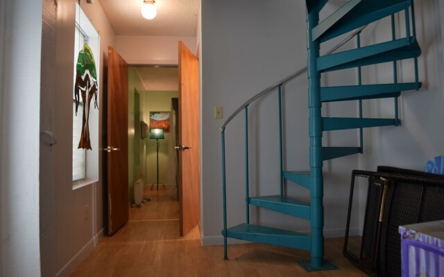 Paradise Cottage On Gulf Street - Three Bedroom Home