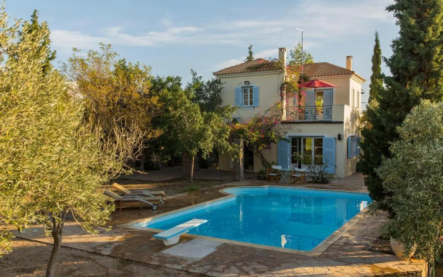 Sea View Pool Villa with Independent Guest house