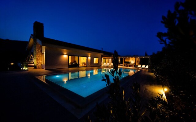 Tramonto di Olive Gorgeous Villa by Villarentalsgr