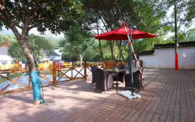 Weiduo Bieyuan Hostel
