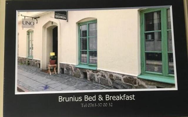 Brunius Bed  Breakfast