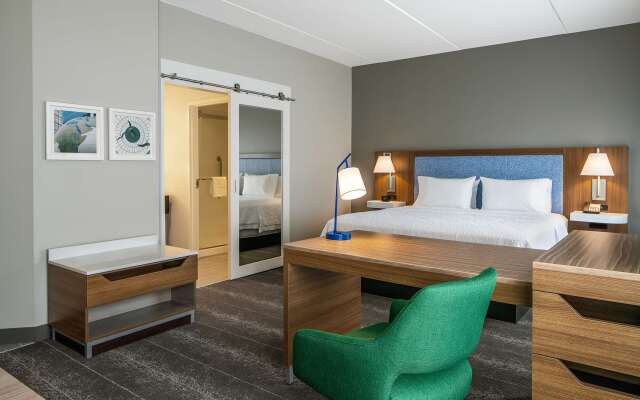 Hampton Inn & Suites Raleigh Midtown