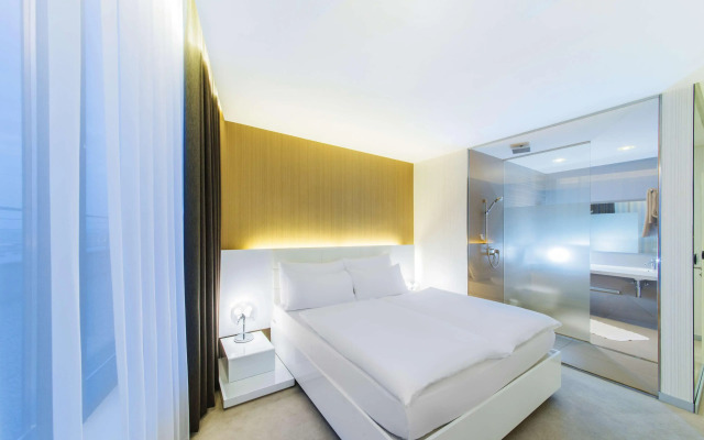NH Bratislava Gate One