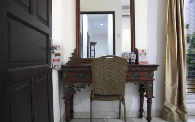 OYO 188 Wisma Nely Murni Guesthouse