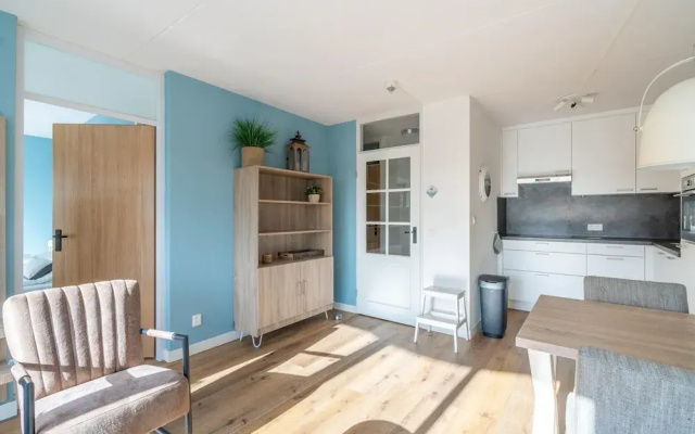 4-person Apartment With Island View