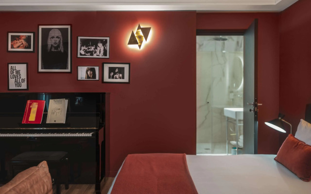 Seven Hotel Paris