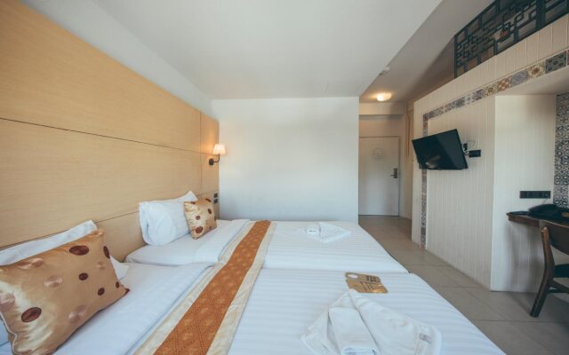 Phuket Montre Resotel