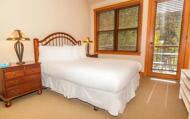 Red Hawk Townhomes by Summit County Mountain Retreats