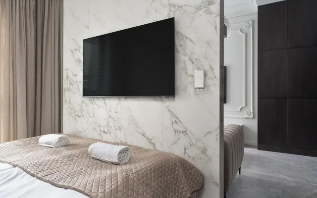 Chronos - Warszawa Wola by Downtown Apartments