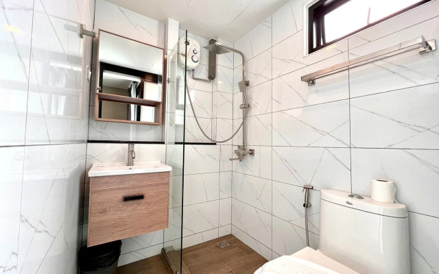12 The Residence Hotel