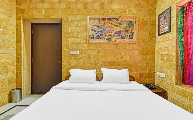 Capital O 85541 Hotel Crown Villa