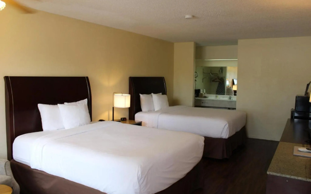 Executive Inn & Suites