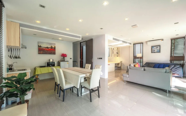 4BR Poolside 500m from Kata Beach V220