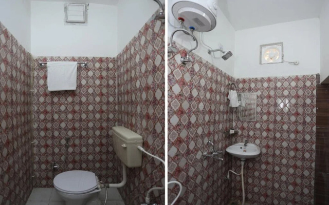 Hotel Baswari By OYO Rooms