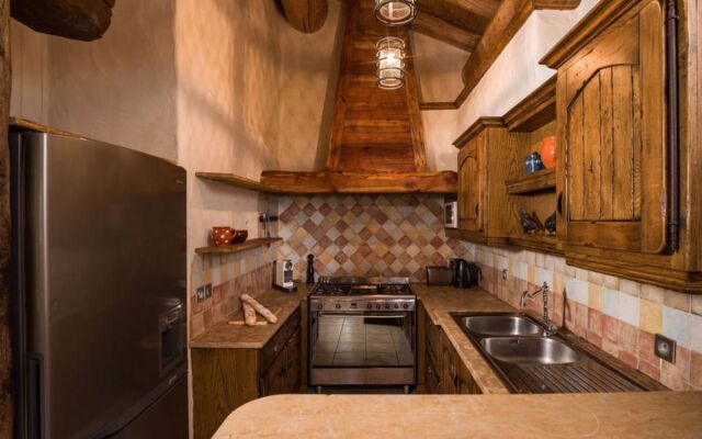 Chalet Elephant Blanc