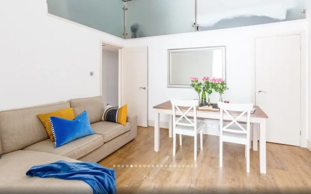 The Honeycomb Apartment