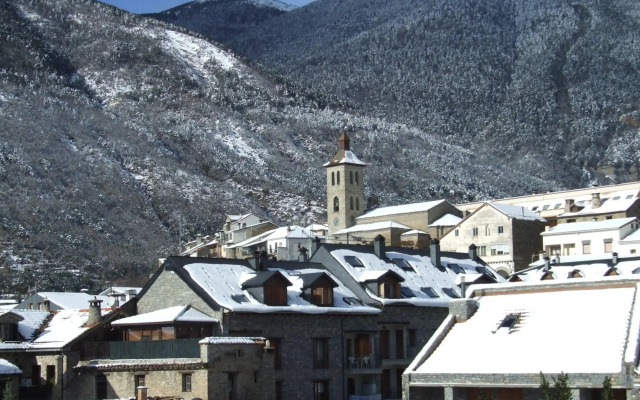 Tierra De Biescas Hotel