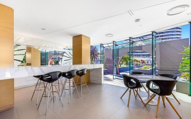 The Oracle Broadbeach 906