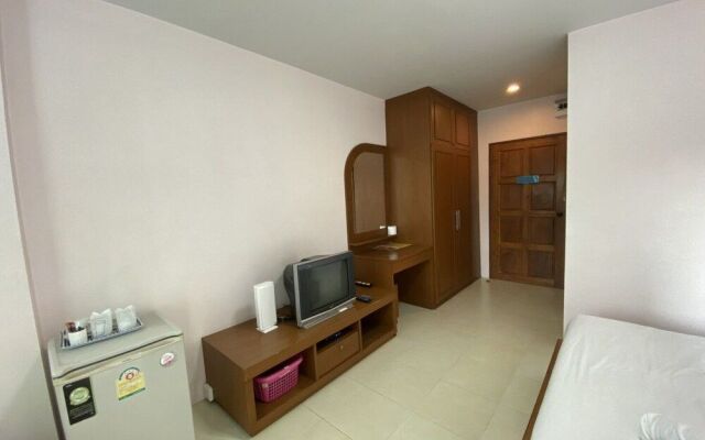 Somjai House