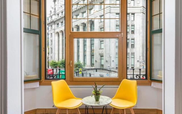 Gran Via 3 by Forever Rentals