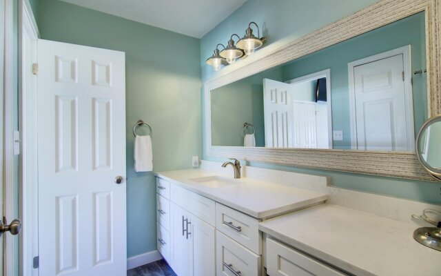 2 B, Three Bedroom Townhome