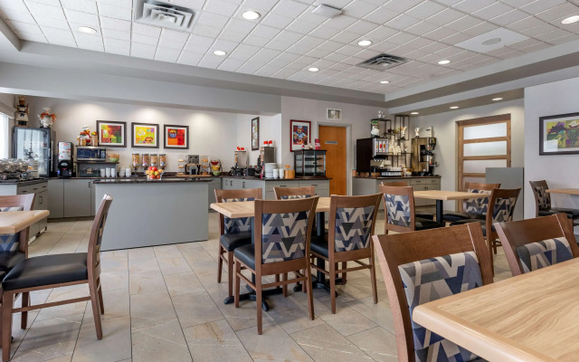 Best Western Plus Pembina Inn & Suites