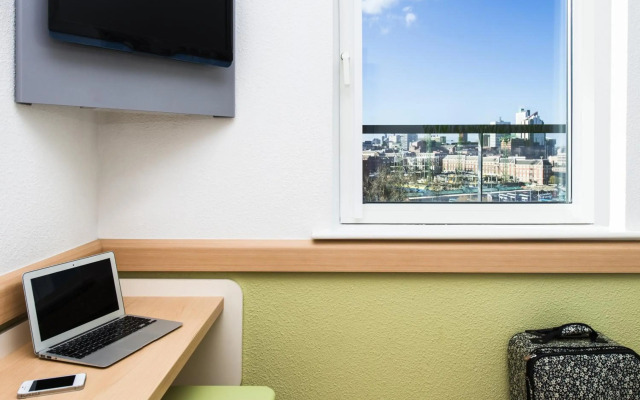 ibis budget Leeds Centre Crown Point Road