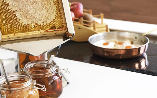 NLH MATI Seafront - Neighborhood Lifestyle Hotels