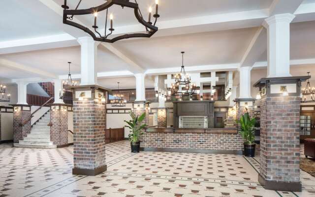 The Elms Hotel & Spa, a Destination by Hyatt Hotel