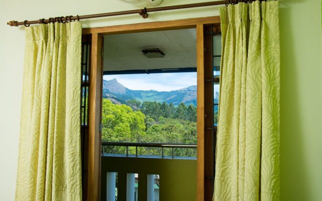 Munnar Crown