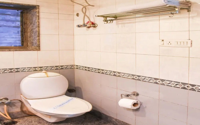 OYO 2417 Hotel Allenby Inn