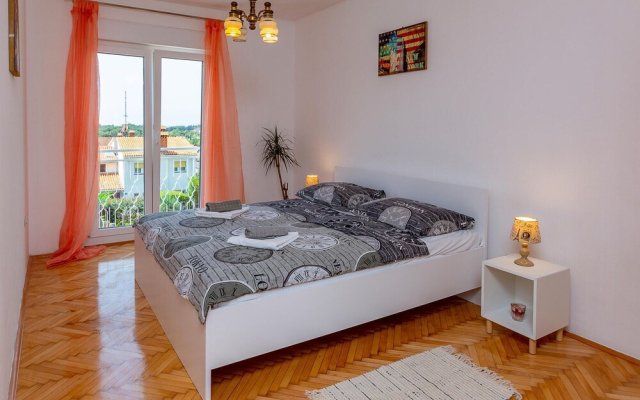 Beautiful Apartment in Pula With Wifi and 4 Bedrooms