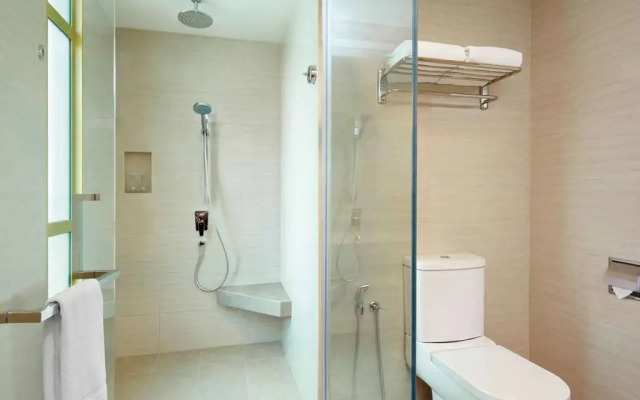 W Studio Resort Suites at Pyramid Tower