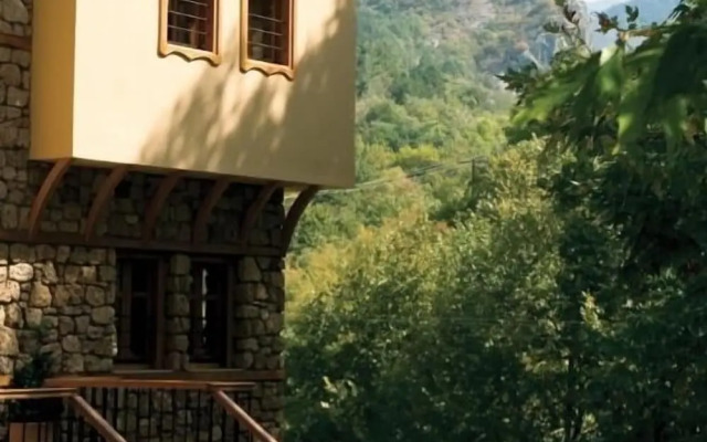 Roes Suites