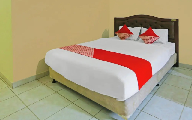 Hotel Danau Indah by OYO Rooms