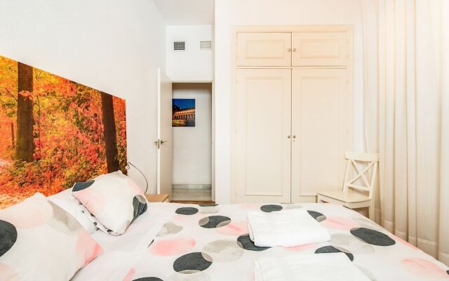 Comfy Holiday Home in Seville near Town Center