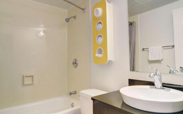 Motel 6 Seekonk, MA - Providence East